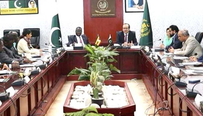 Secretary BISP Amer Ali Ahmad (centre right) presides over a meeting during the five-day study visit of a Ugandan delegation at BISP Headquarters on March 4, 2024. — APP