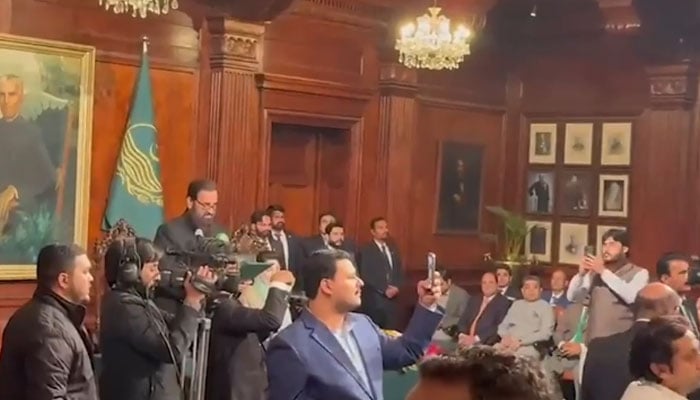 This screengrab shows the Oath-taking ceremony of the 18-member cabinet of Punjab on March 6, 2024. —Youtube/Geo News