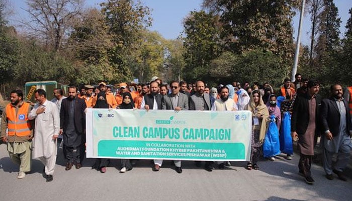 University of Peshawar and Al-khidmat Foundation Khyber Pakhtunkhwa Thursday launched ‘green campus cleanliness drive’. — Facebook/Alkhidmatkp