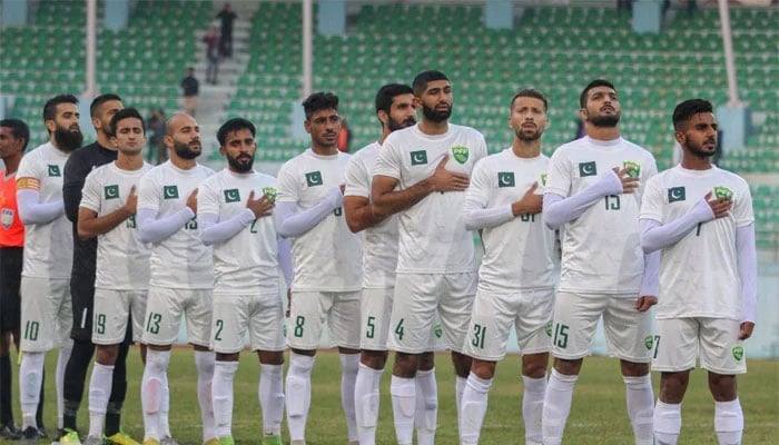 Pakistan football team standing in a row. — PFF/File
