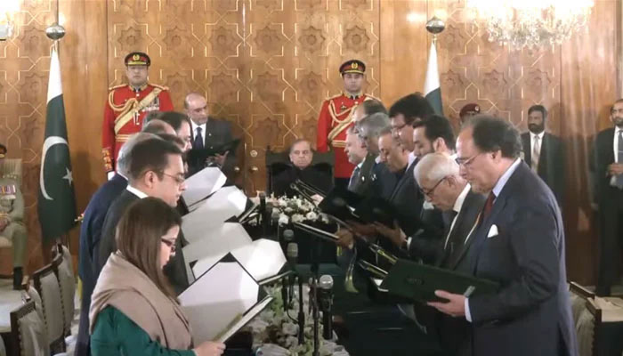 President Asif Zardari administers oath to federal cabinet on March 11, 2024, in this still taken from a video. — YouTube/Geo News Live