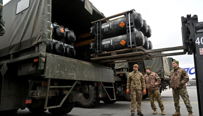 Ukrainian servicemen load a truck with the FGM-148 Javelin, American made-portable anti-tank missiles provided by US to Ukraine, at Kyivs airport Boryspil. — AFP/File
