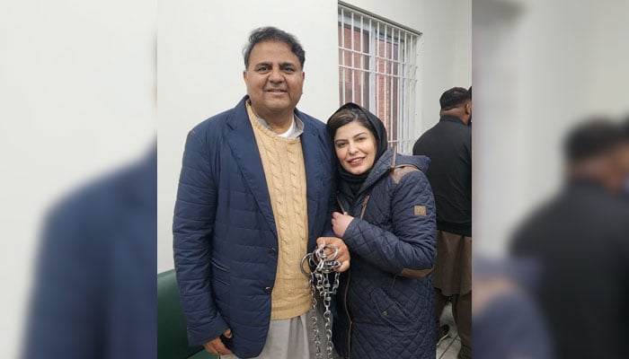 Hiba Fawad Chaudhry (right) pictured with her husband and former federal minister Fawad Chaudhry during a court hearing. — X/@HibaFawadPk/File