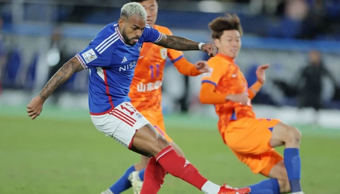 Yokohama F Marinos’ Anderson Lopes attempts a shot at goal in the Asian Champions League quarterfinal second-leg against Shandong Taishan. — AFP/File
