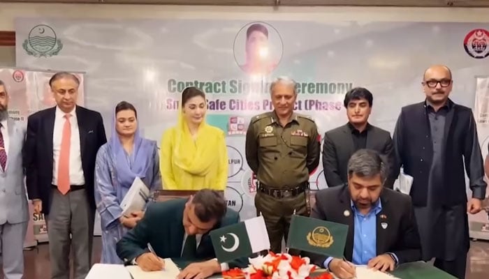 PSCA MD Ahsan Younis and NRTC representative Syed Amir Javed sign an agreement during a meeting attended by provincial minister Marriyum Aurangzeb, Chief Secretary, Chairman P&D, IG Police, Secretary Finance and others on March 13, 2024. — Facebook/Punjab Safe Cities Authority