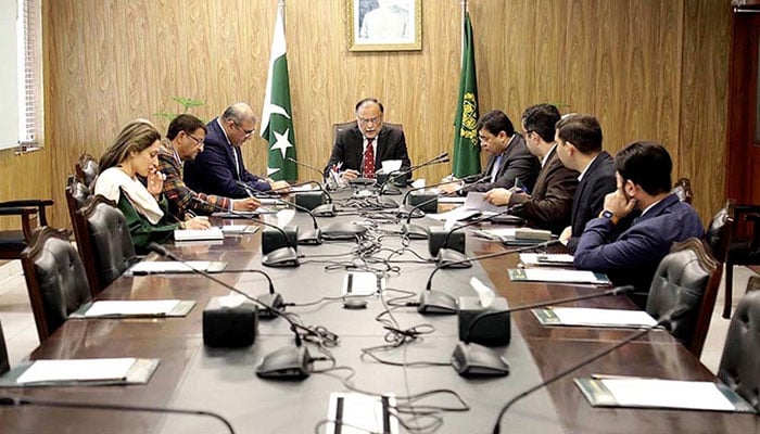 Federal Minister for Planning Development & Special Initiatives Professor Ahsan Iqbal chaired a meeting to bring major reforms in Planning Commission on March 13, 2024 — NNI