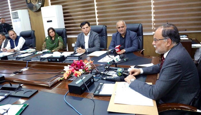 Federal Minister for Planning Development and Special Initiatives, Ahsan Iqbal receives comprehensive briefing, at Pakistan Bureau of Statistics in Islamabad on March 15, 2024. — PPI