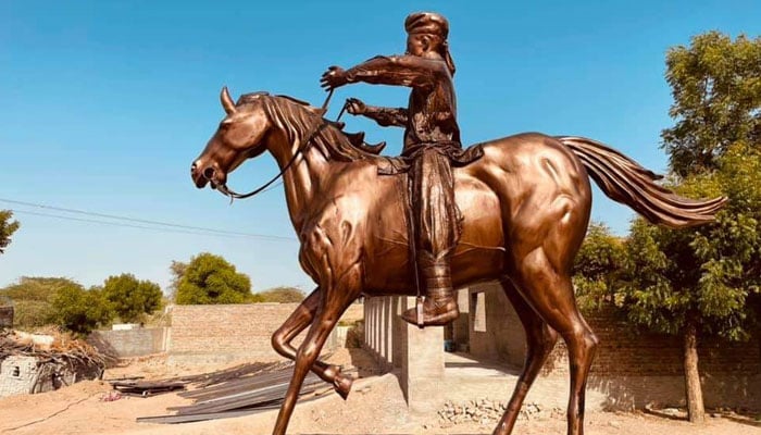 The statue of Ammar Rooplo Kolhi in Nagarparkar, Sindh, Pakistan. — x/ Veerji_Kolhi/File
