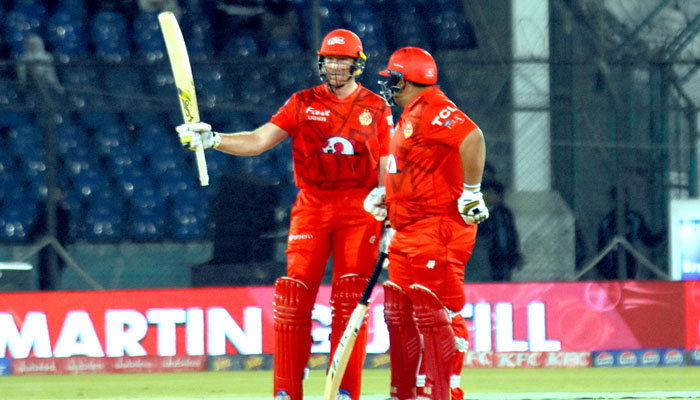 Islamabad United’s Martin Guptill waves his bat after scoring a half-century (fifty runs) during the Pakistan Super League (PSL) Twenty20 cricket eliminator match between Islamabad United and Quetta Gladiators at the National Stadium on March 15, 2024. — APP