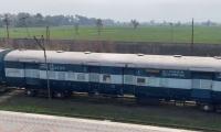11 bogies of Samjhauta Express rust in Pakistan, thanks to Indian obduracy