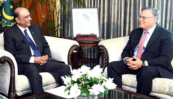 Ambassador of the United States of America to Pakistan Donald Blome (right) and President Asif Ali Zardari in Islamabads Aiwan-e-Sadr on March 18, 2024. — INP