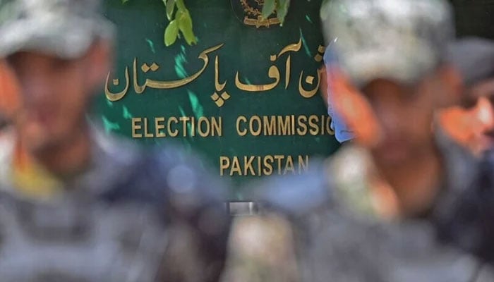 Paramilitary soldiers stand guard outside Pakistan’s election commission building in Islamabad. — AFP/File