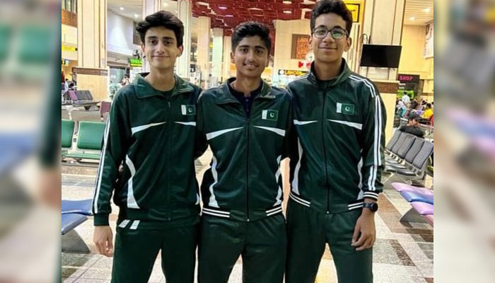 Pakistans Under-14 players pose for a photo at the airport before leaving for Malaysia  participate in the World Junior Tennis Qualifying round on March 23, 2024. — Facebook/Pakistan Tennis Federation