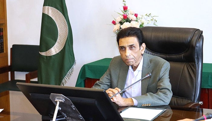 Federal Minister for Education and Professional Training Dr Khalid Maqbool Siddiqui chairs a meeting on March 20, 2024. —  APP