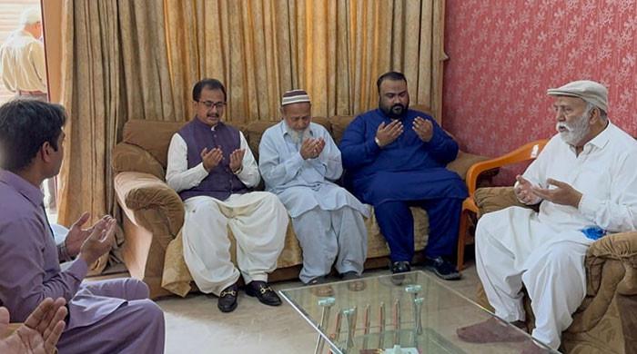 PTI leaders pay tribute to martyr Lt-Col Kashif Ali - Vimarsana News
