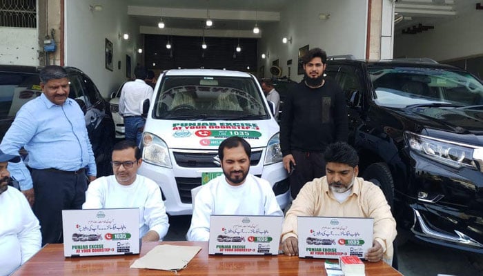 Mobile Registration Unit of the Excise and Taxation Department Punjab using Laptop at a camp on March 18, 2024. — Facebook/Excise, Taxation & Narcotics Control Punjab, Pakistan