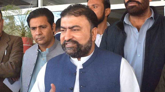 Balochistan CM wants 2,000 absenting teachers sacked