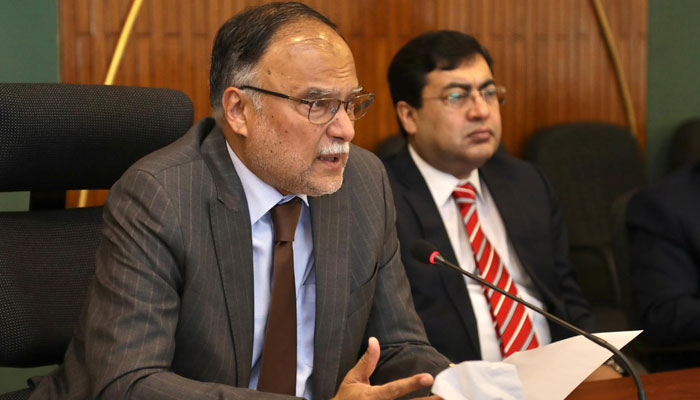 Federal Minister for Planning Ahsan Iqbal chairs the first steering committee meeting to implement 5Es development framework on March 27, 2024. — PID