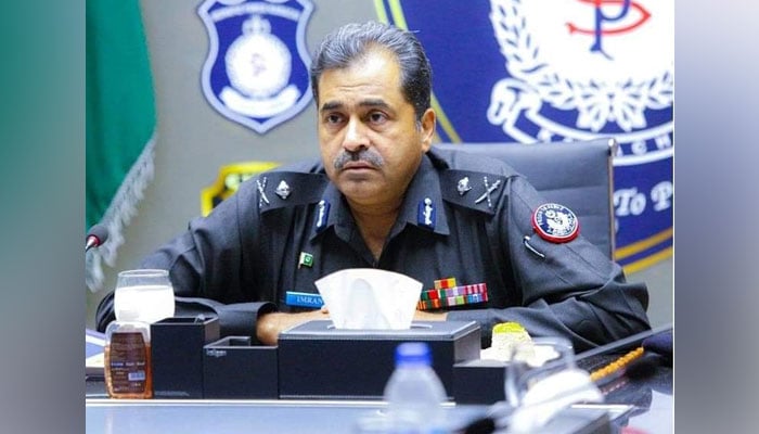In this image, AIG Imran Yaqoob Minhas chairs a meeting. — SPECIAL SECURITY UNIT Website/File