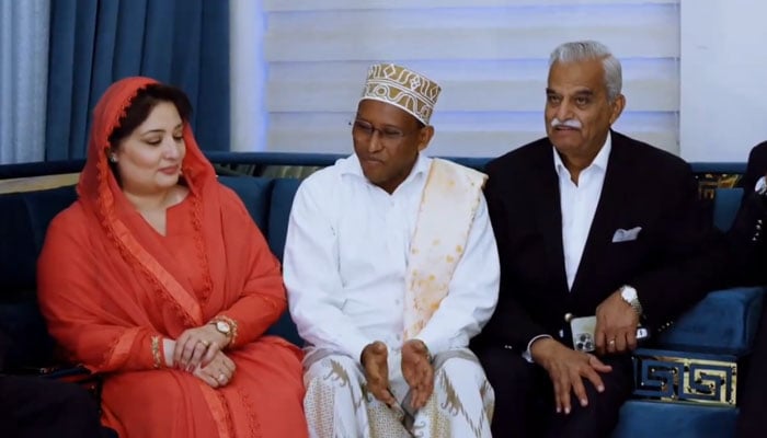 Ethiopian Ambassador to Pakistan Jemal Beker Abdula with guests at the Iftar banquet on March 30, 2024. — X/@JemalBeker1