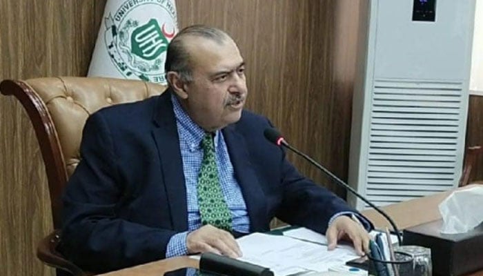 VC  University of Health Sciences (UHS), Prof Ahsan Waheed Rathore addresses the 25th meeting of the Academic and Administrative Advisory Committee (AAAC) on April 2, 2024. — Facebook/University of Health Sciences Lahore