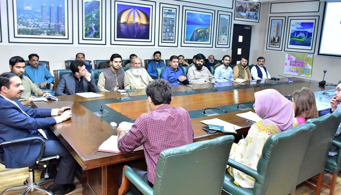 DC Islamabad, Irfan Nawaz Memon (L) chairs a high-level meeting to review the performance of ACs and Magistrates in Islamabad on April 4, 2024. — Facebook/Office of the Deputy Commissioner, Islamabad