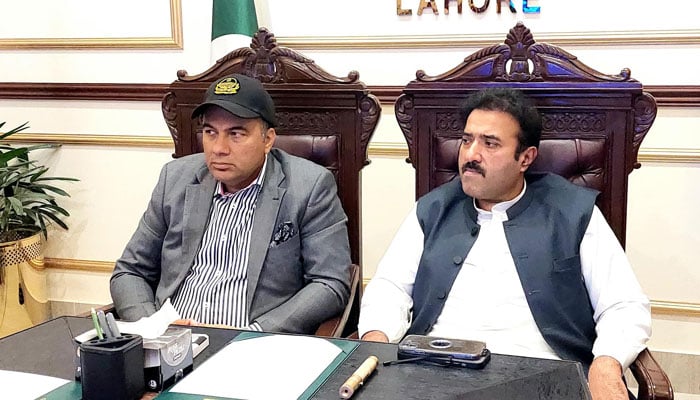 Provincial Minister for Local Government Zeeshan Rafiq and Commissioner Lahore Muhammad Ali Randhawa presided over a meeting regarding sanitation and water filtration plants on April 6, 2024. — Facebook/Commissioner Lahore, Punjab.