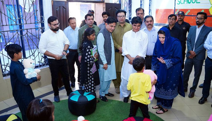 Punjab Home Department Secretary Noor-ul-Amin Mengal (centre) visits the Child Protection and Welfare Bureau (CPWB) along with other officials on April 7, 2024. — Facebook/Child Protection and Welfare Bureau