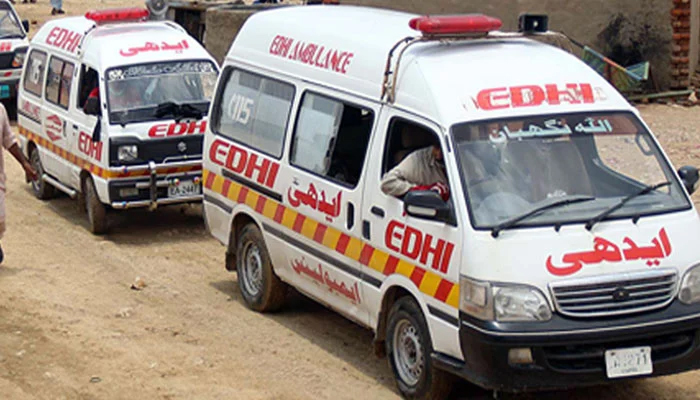 This image shows the ambulances in the queue. — Online/File