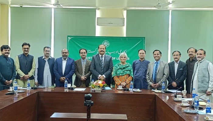 Participants pose for a group photo ‘Majlis Tehqeeq’ organised a meeting at the Pakistan Academy of Letters (PAL) on April 17, 2024. — Facebook/Pakistan Academy of Letters