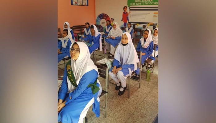 Students in a school in Islamabad can be seen attending a class on October 12, 2023. — Facebook/Federal Directorate of Education