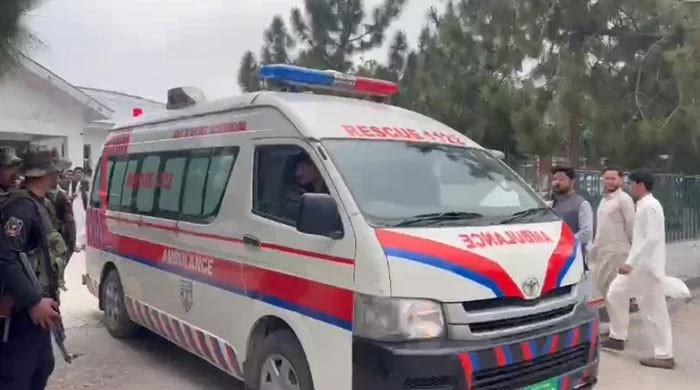 Cop martyred, two robbers killed in police encounter - Vimarsana News