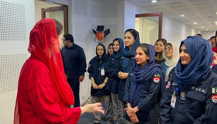 Punjab Chief Minister Maryam Nawaz inaugurated Pakistan’s first virtual women police station. — Facebook/TheMaryamNSharif