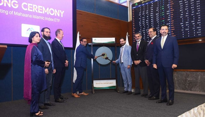 PSX marked the listing of the Mahaana Islamic Index Exchange Traded Fund (MIIETF) with a gong ceremony on April 23, 2024. — PSX/website