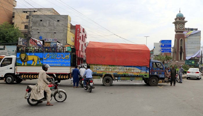 View of Jail road has been closed for traffic as a part of security arrangement due to security reasons on the arrival of Iranian President Dr. Seyyed Ebrahim Raisi, in Lahore on April 23, 2024. — PPI