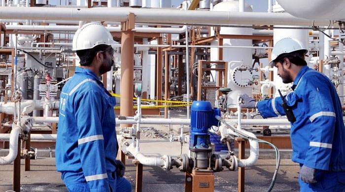 Oil production edges up 1pc y/y in July-March, gas output falls 3pc