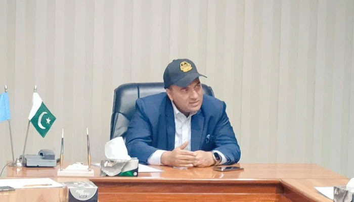 Commissioner Lahore, Muhammad Ali Randhawa chairs a meeting on March 31, 2024. — Facebook/Commissioner Lahore,Punjab.