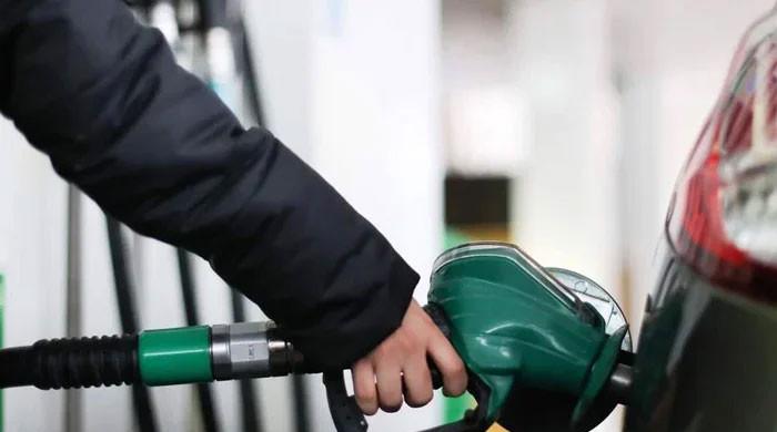 Petrol, diesel prices set to fall as global oil costs decline