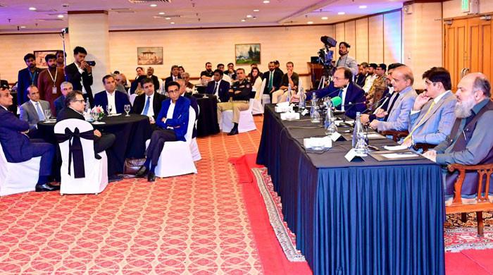 Bureaucracy won't hamper privatisation, promises PM - Vimarsana News