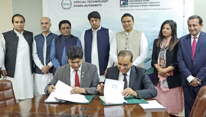 Khyber Pakhtunkhwa Information Technology Board (KPITB) and the Special Technology Zones Authority (STZA) signs an agreement in a ceremony on April 25, 2024. — Facebook/Khyber Pakhtunkhwa Information Technology Board - KPITB