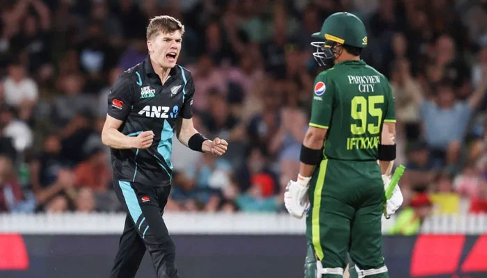 This image shows New Zealand’s pacer Ben Sears (L), and Pakistani Batter Fakhar Zaman. — AFP/File