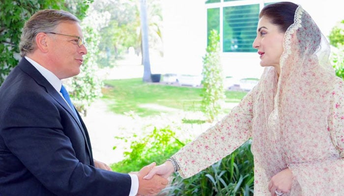 Chief Minister Maryum Nawaz shaking hands with US Ambassador to Pakistan H.E. Donald Blome on May 2, 2024. — Facebook/pakobserver