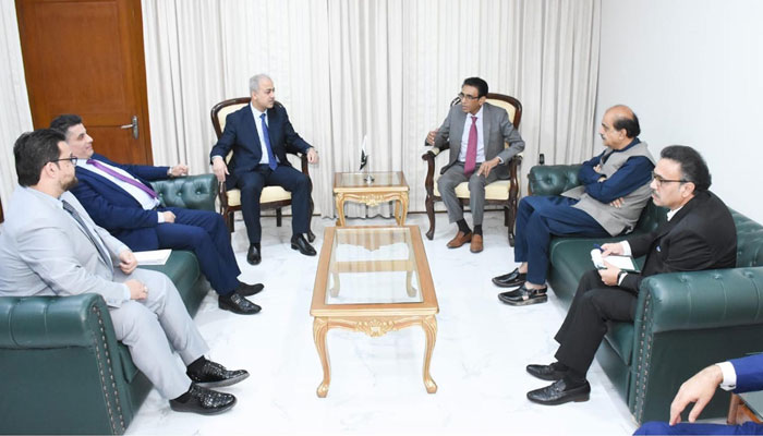 A high-level Syrian delegation, led by Deputy Minister of Education Mr. Rami Al-Dhulli, met with Pakistans Minister of Federal Education and Professional Training, Dr. Khalid Maqbool Siddiqui on May 3, 2024. — PID