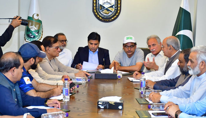 President (ICCI) Ahsan Zafar Bakhtawari (C to L) and Director (CDA) Mashuq Ali Sheikh (C to R) in a meeting during visits to Chamber House on May 4, 2024. — Facebook/Islamabad Chamber of commerce and industry