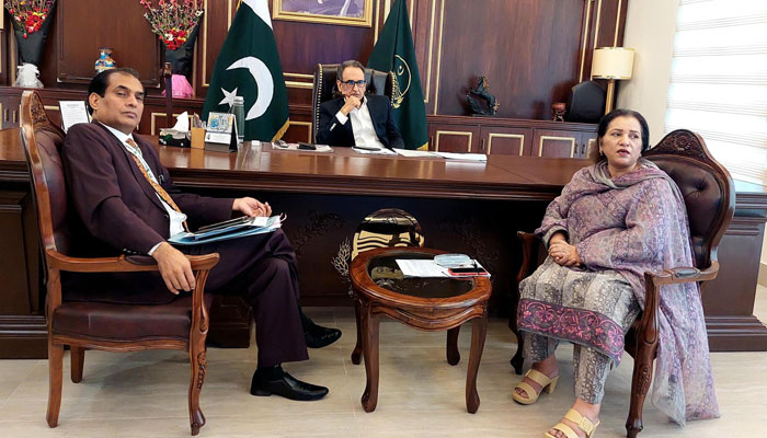 Commissioner/Chairman (BISE )Lahore Zaid bin Maqsood (C) presides over a meeting and BISE Lahore Secretary Bushra Bibi (R) and Controller Examinations Zahid Mian (L) also present on May 4, 2024. — Facebook/Commissioner Lahore,Punjab.