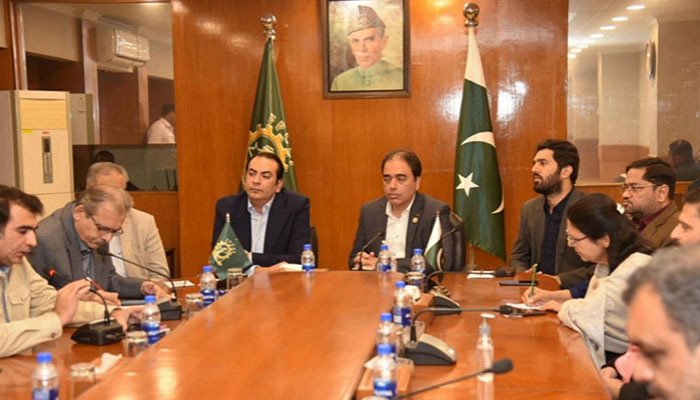 In this image, FPCCI President Atif Ikram Sheikh (C to L) chairs a meeting. —  FPCCI Website/File