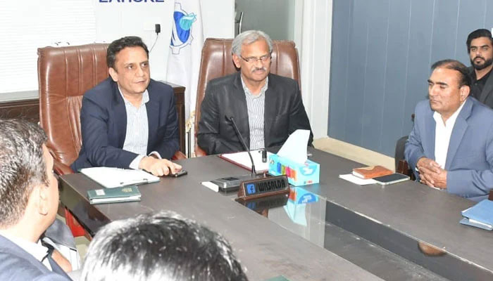 LDA Director General Tahir Farooq (L) chairs a meeting on March 14, 2024. — Facebook/Lahore Development Authority