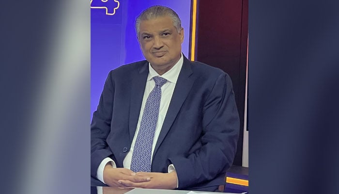 Prominent intellectual, analyst, writer and anchor person Suhail Warraich gestures during a news program on February 5, 2024. — Facebook/Suhail Warraich