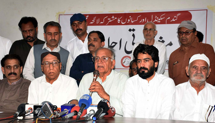 Kissan Rabita Committee General Secretary, Farooq Tariq addresses media persons during a press conference, at the Lahore press club on May 9, 2024. — PPI