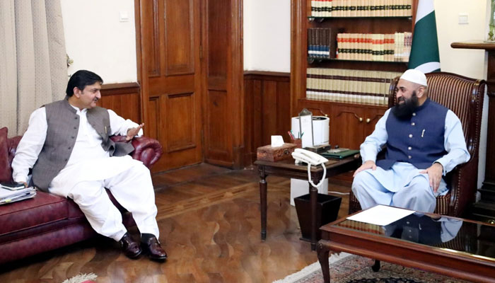 Speaker Punjab Assembly Malik Muhammad Ahmad Khan meets with Punjab Governor M Balighur Rehman at the Governor’s House on May 9, 2024. — Facebook/Malik Muhammad Ahmad Khan